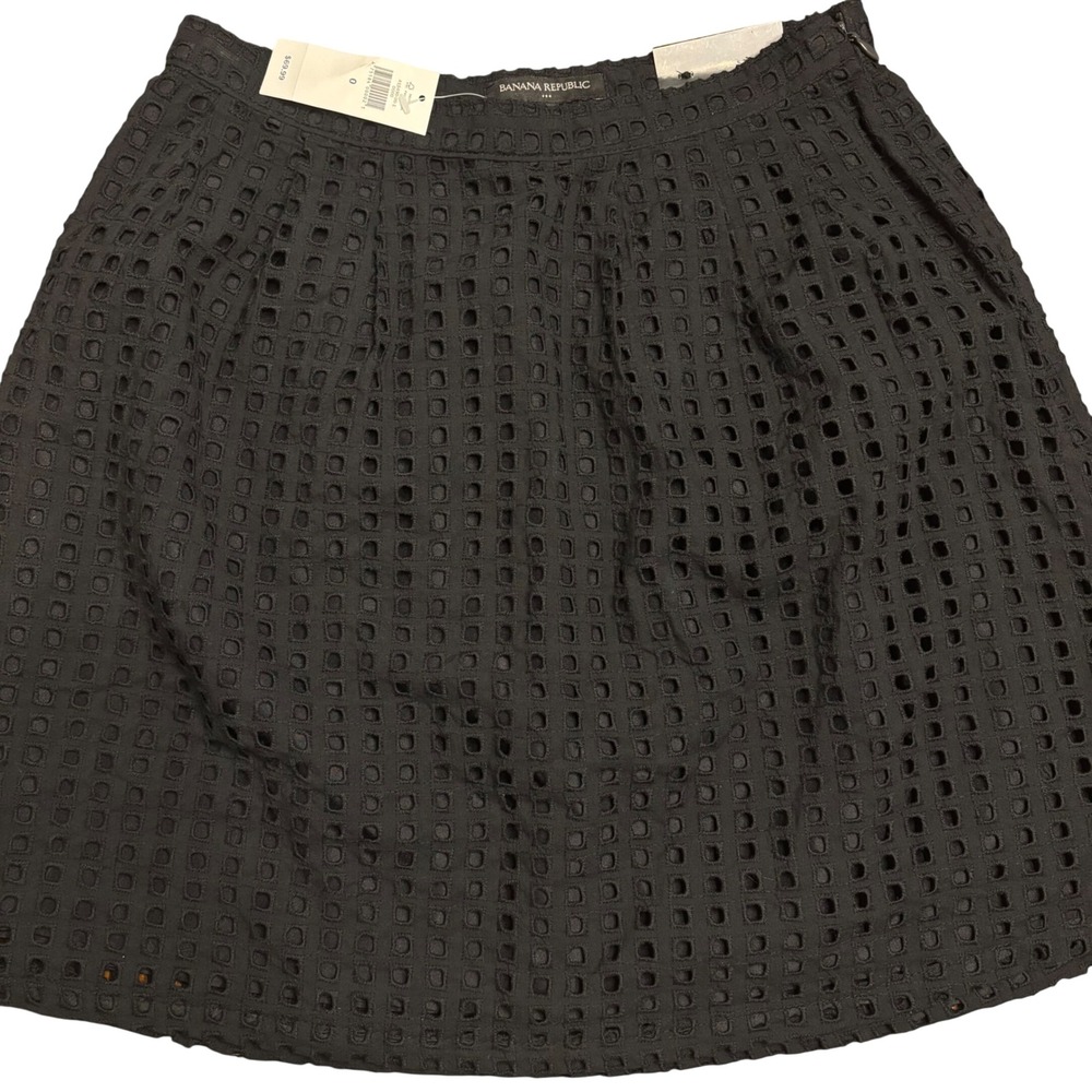 Banana Republic Black Eyelet Mini Skirt Size 0 Cotton Geometric A-Line NWT